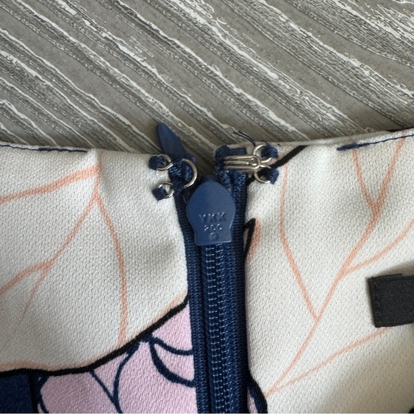 Ann Taylor Floral Dress in Pink and Navy 00P - Picture 5 of 8